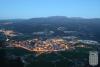 Vista general de Centelles fent-se fosc, presa des del Puigsagordi