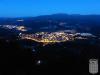 Vista general de Centelles fent-se fosc, presa des del Puigsagordi