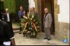 Ofrena floral al pedró de mossèn Cinto per la Festa Verdaguer. Gil Orriols, acalde de Folgueroles, Maria Homs, presidenta d'Amics de Verdaguer, el rector Ramon Besora, Josep Maria Font, regidor de Vic, Just Palma, regidor de Vic