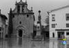 Plaça Verdaguer desprès de la pluja durant els parlaments dins la Festa Verdaguer