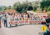 Manifestació a favor de la segregació de la Palma del municipi de Cervelló. Capçalera amb la inscripció "Volem la Palma independent"