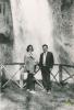 Montserrat Ollé i Jaume Balasch davant del salt d'aigua del Monasterio de Piedra